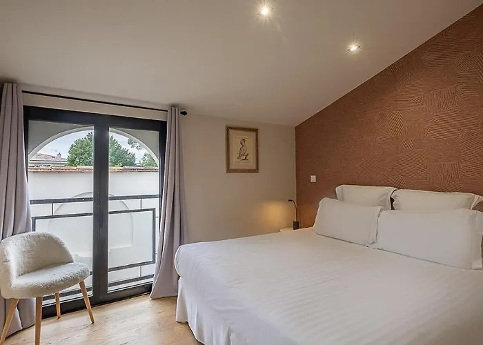 Emile Fourcand -your Apartament