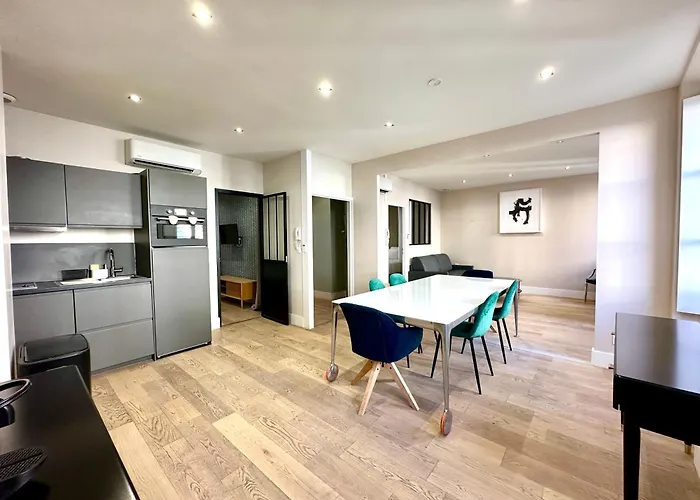 Emile Fourcand -your Apartament