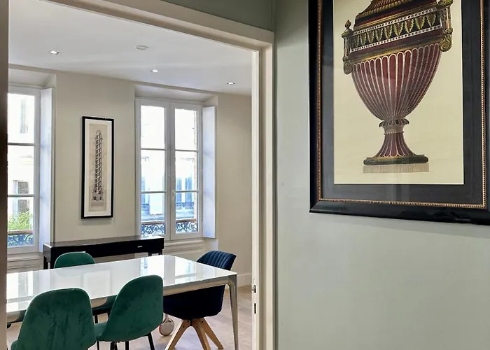 Emile Fourcand -your Apartament *