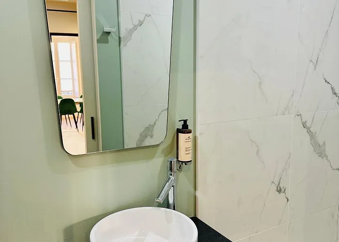 Emile Fourcand -your Apartament Bordeaux