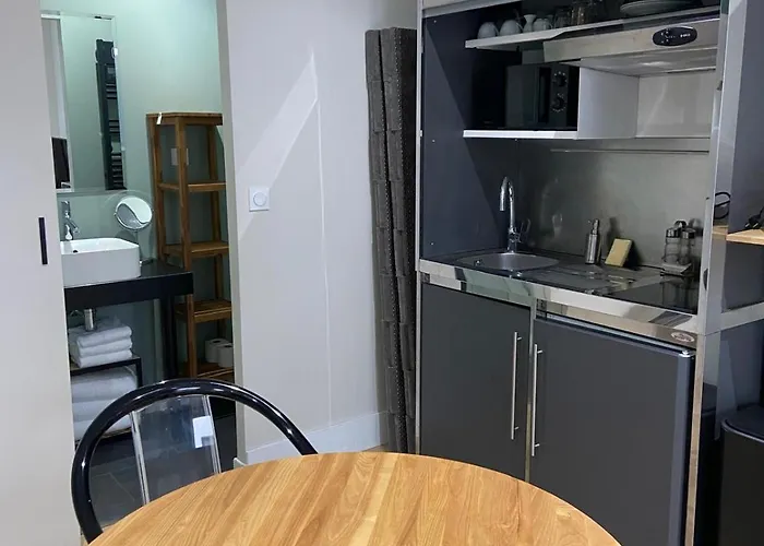 Emile Fourcand -your Apartament *